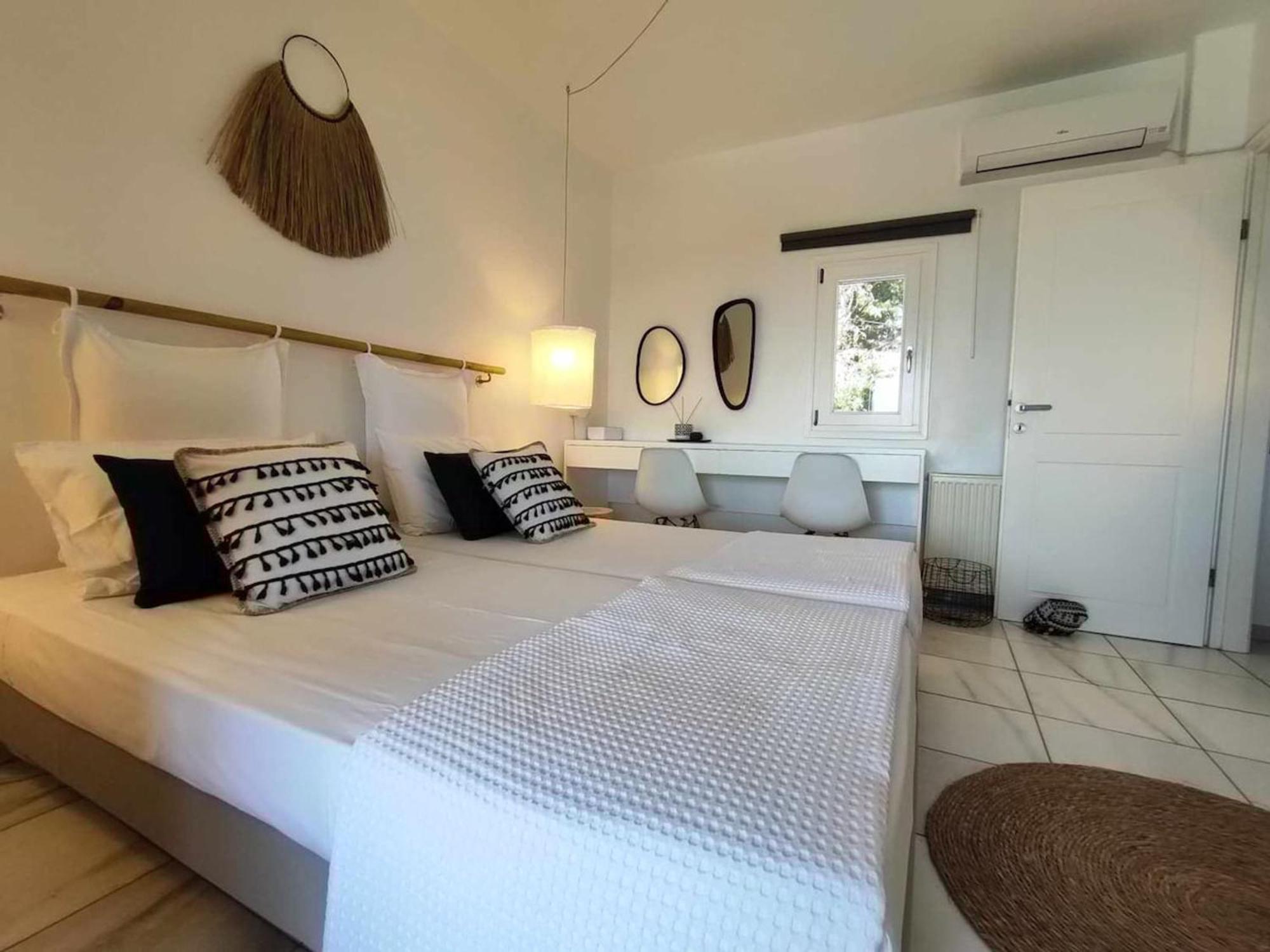 Island Magic - Seaview Villa With Jacuzzi Pool Ampelas Exterior foto